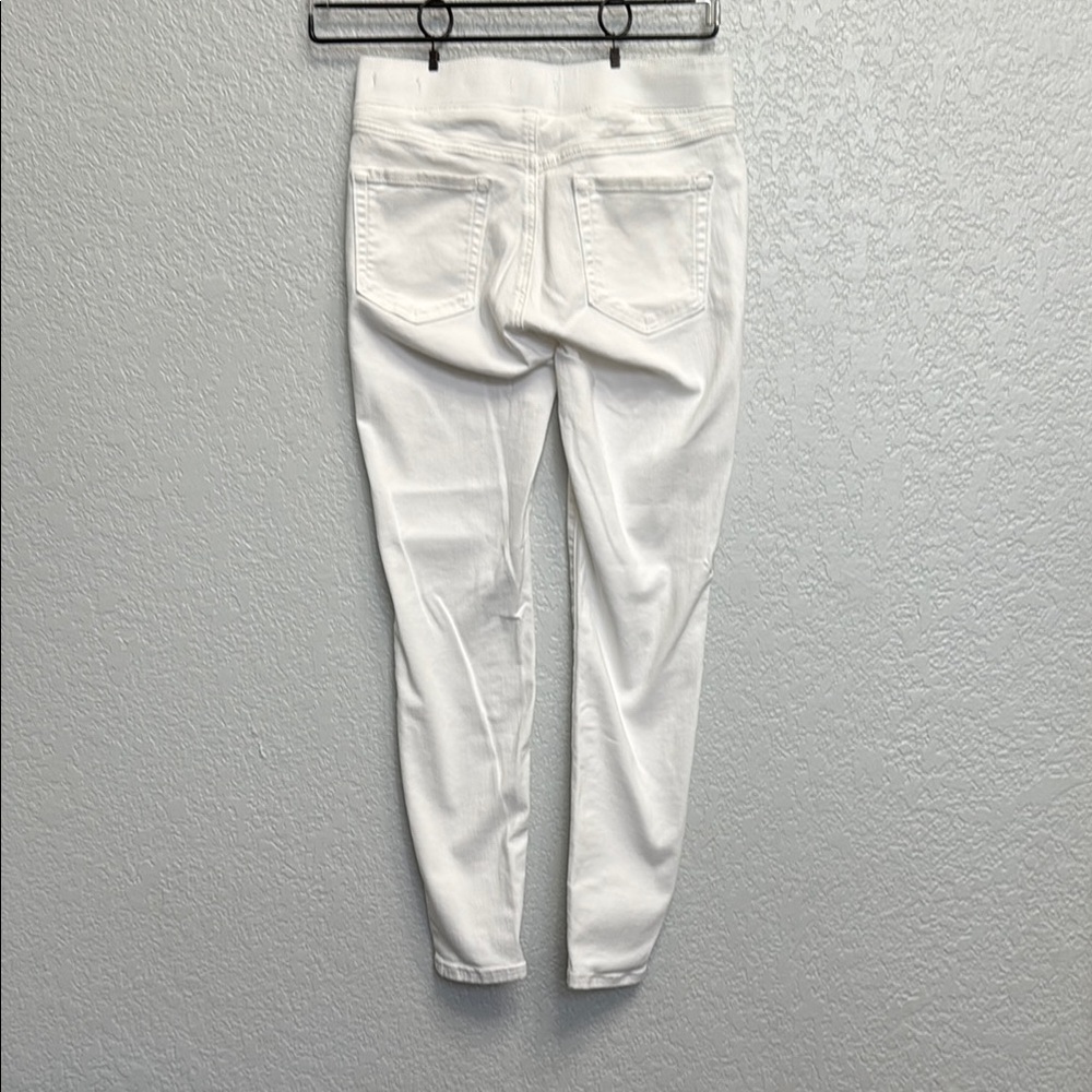Amazon Essentials Women's White Jeggings *last chance